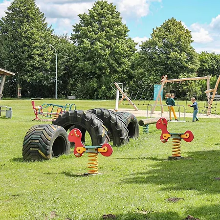 3 Bedroom Cozy Home In Thandorf Ferienhaus