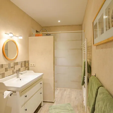 3 Bedroom Beautiful In Thandorf