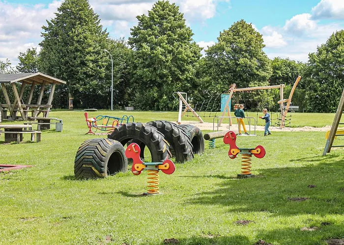 3 Bedroom Cozy Home In Thandorf Ferienhaus